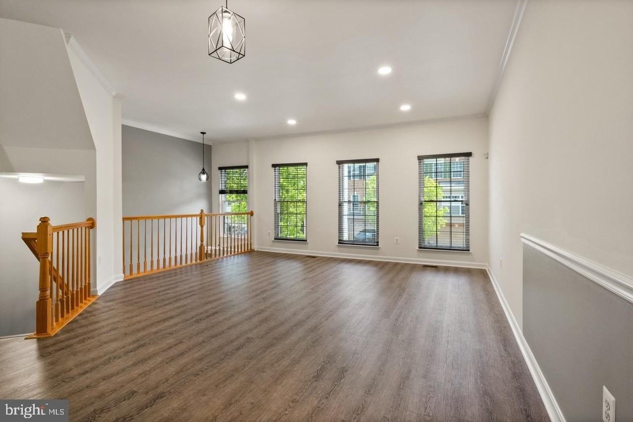 6708 Ordsall St - Photo 2 of 17