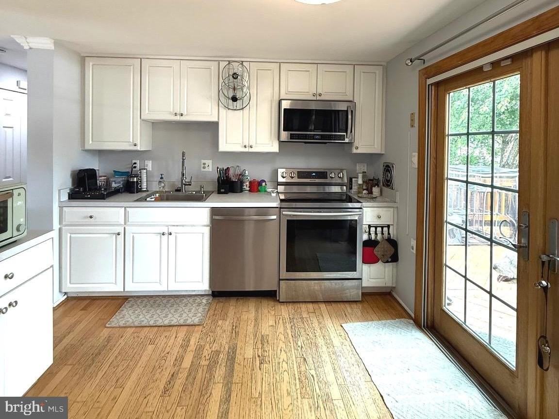 4743 Pomegranate Ct - Photo 4 of 22
