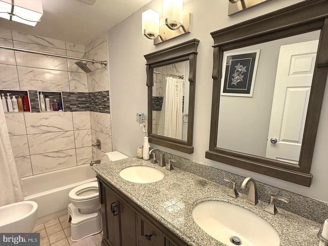 4743 Pomegranate Ct - Photo 7 of 22