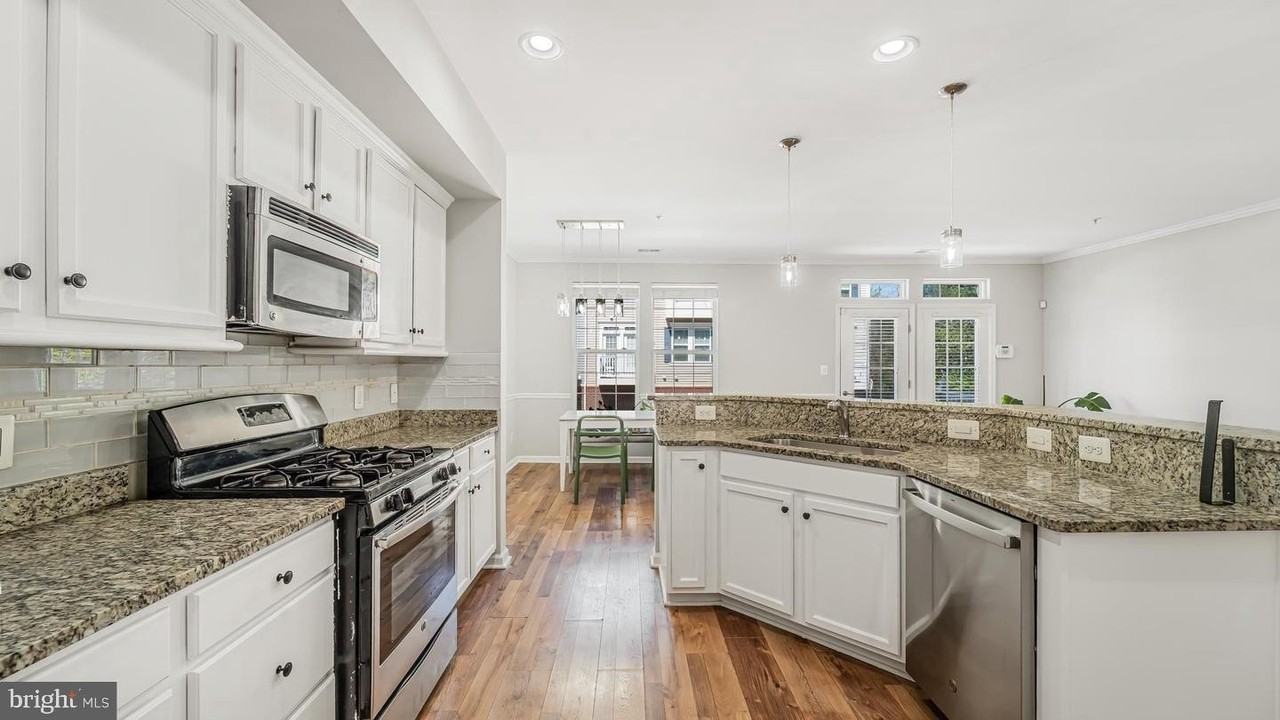 4888 Dane Ridge Cir - Photo 4 of 32