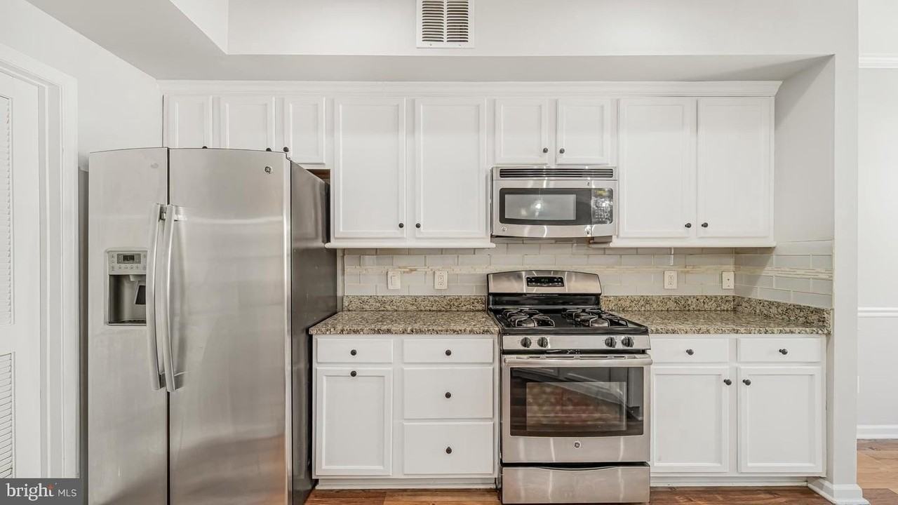 4888 Dane Ridge Cir - Photo 6 of 32
