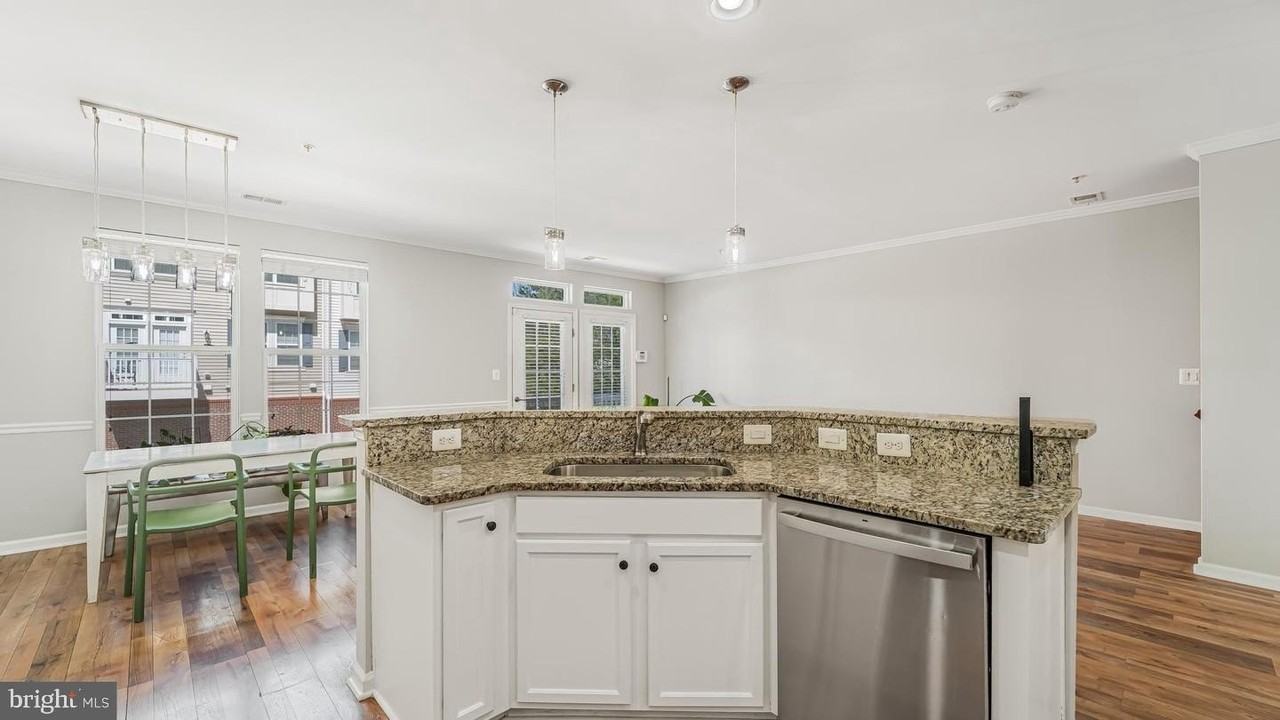 4888 Dane Ridge Cir - Photo 7 of 32