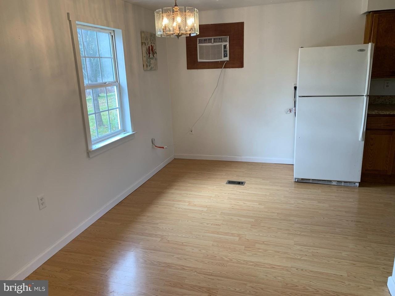 729 Dollar Ln - Photo 4 of 23