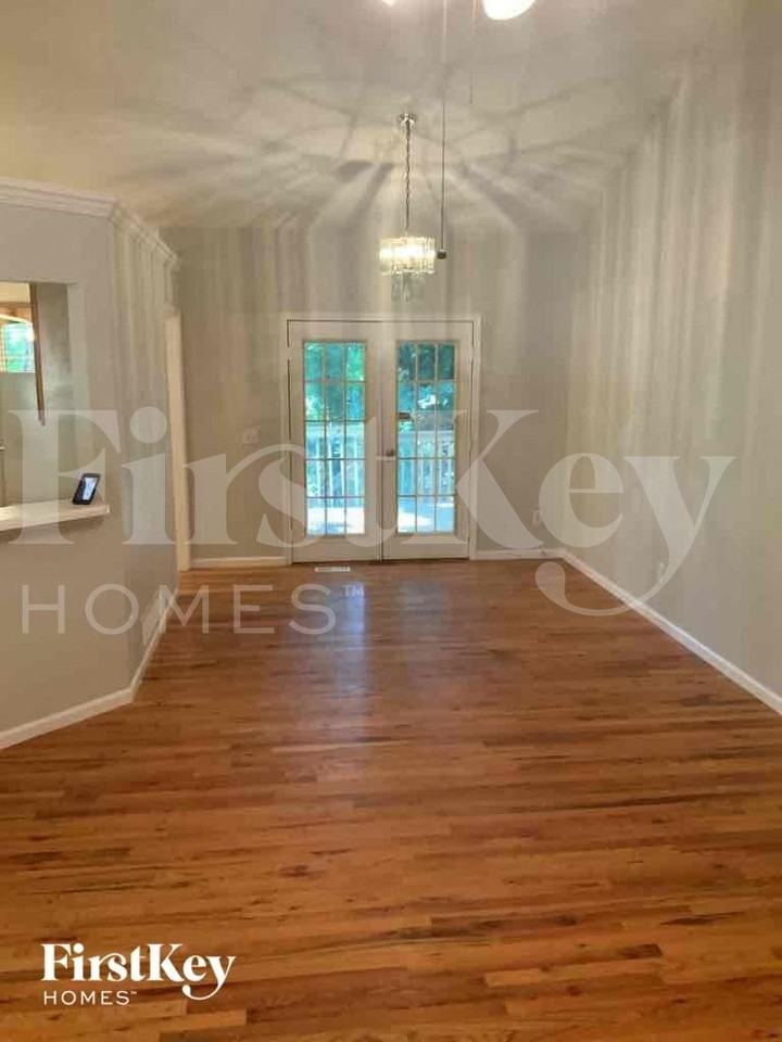 6550 Remington Dr - Photo 3 of 19