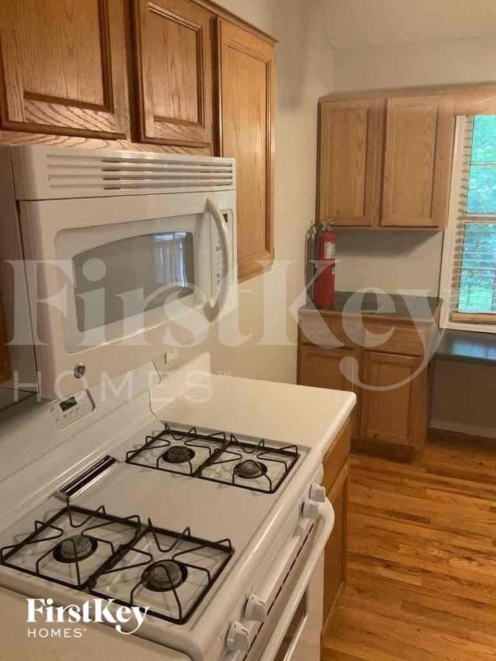6550 Remington Dr - Photo 4 of 19