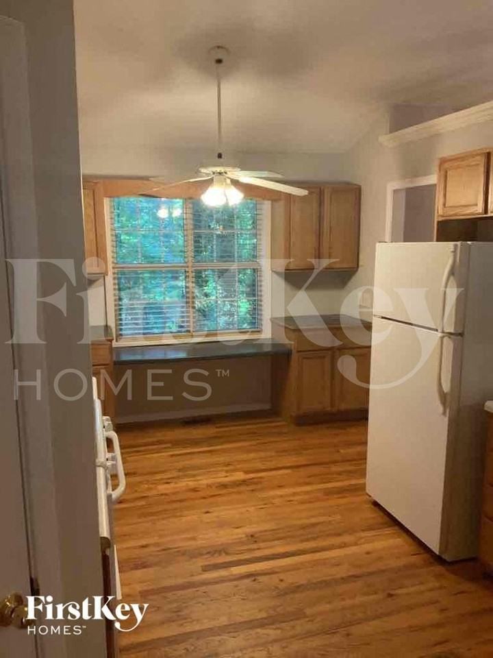 6550 Remington Dr - Photo 6 of 19