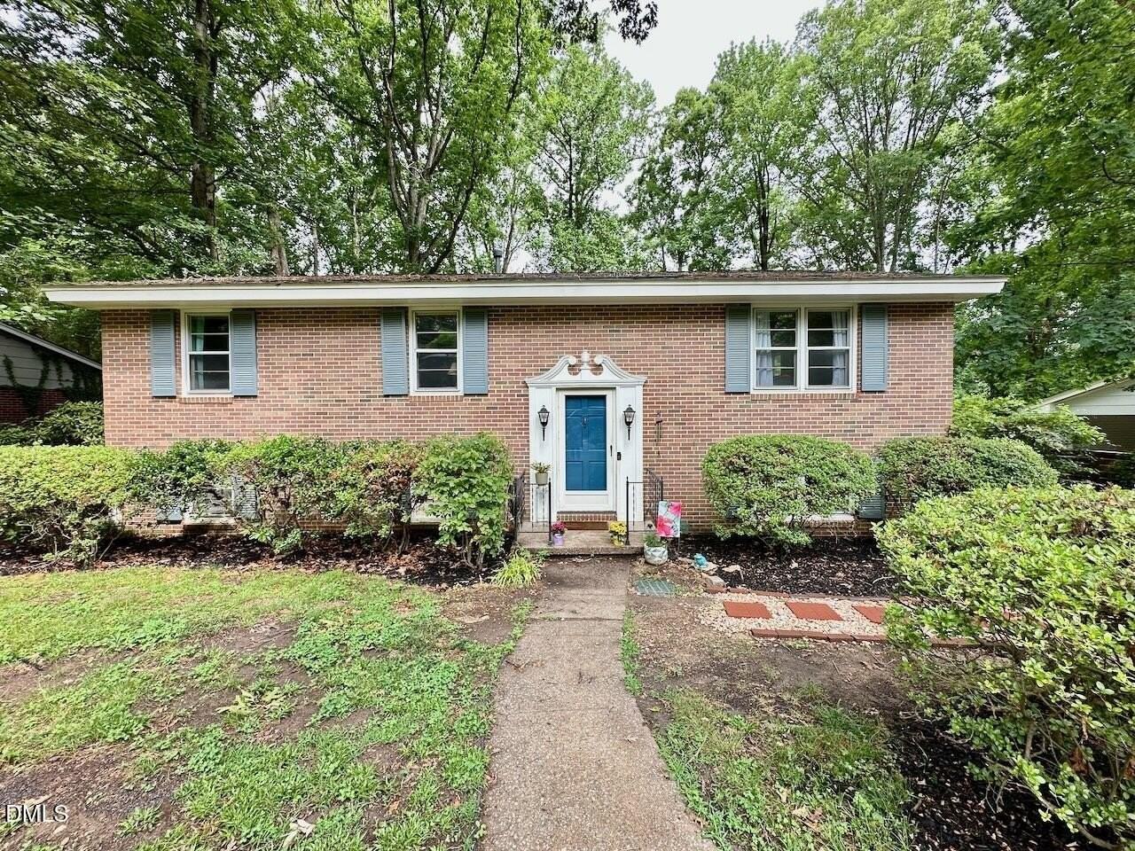 3133 Julian Dr - Photo 2 of 31