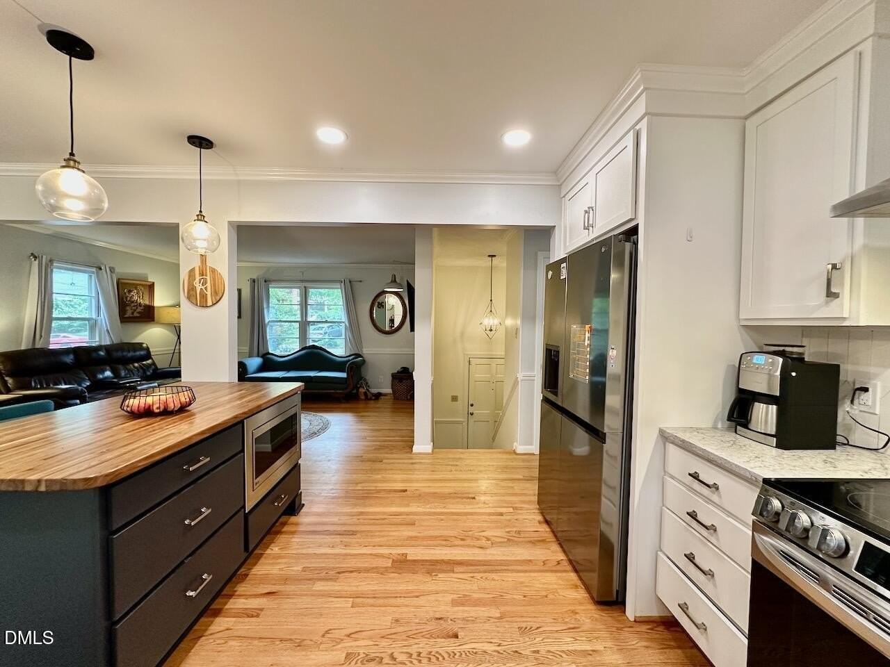 3133 Julian Dr - Photo 5 of 31