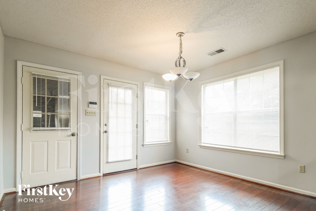 588 N Ericson Rd - Photo 4 of 16