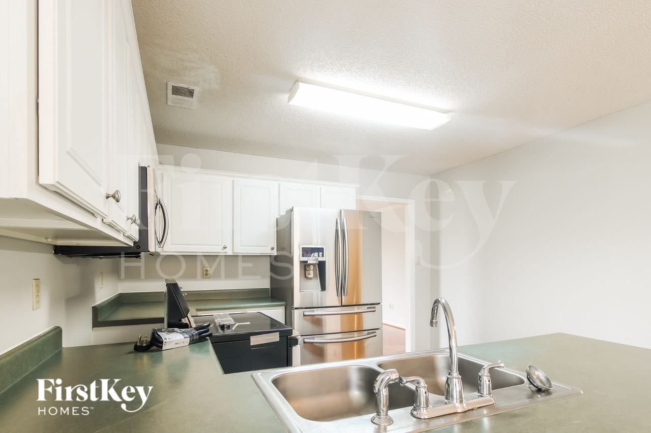 588 N Ericson Rd - Photo 6 of 16