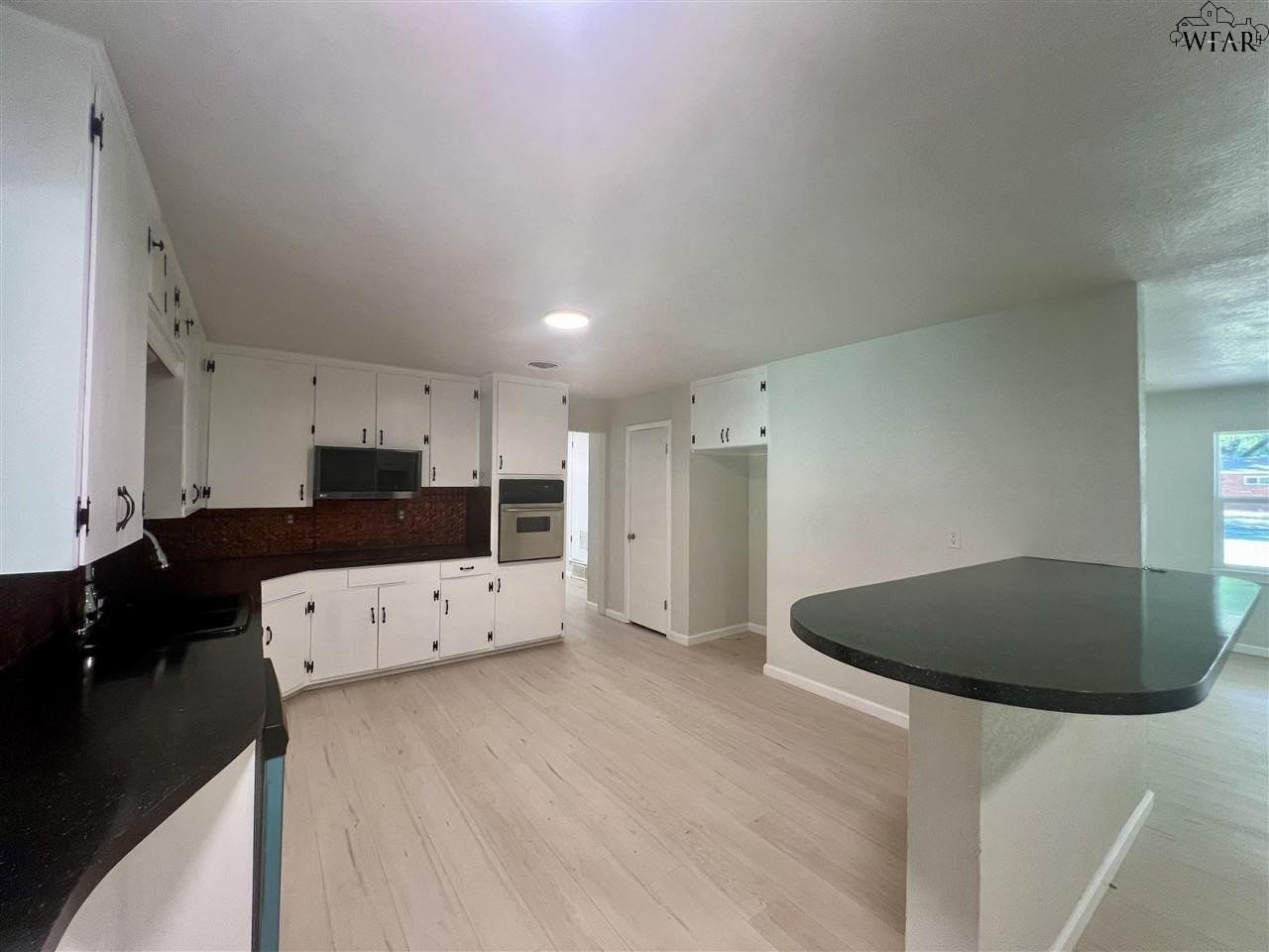 4505 University Ave - Photo 7 of 26