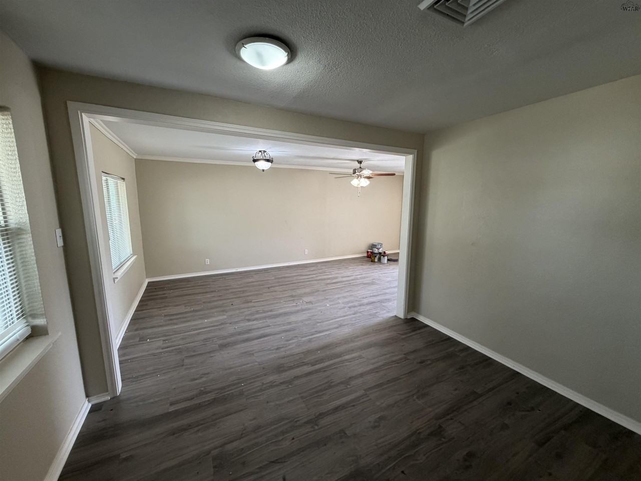 1417 Covington St - Photo 5 of 13