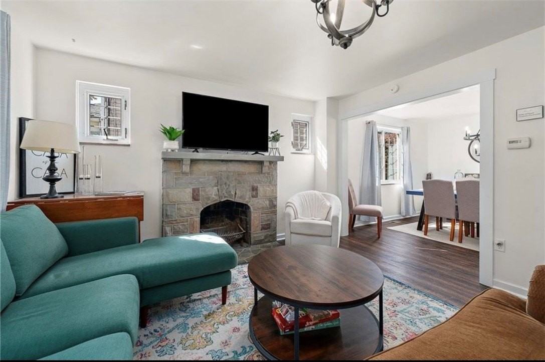 327 Chestnut St - Photo 2 of 9