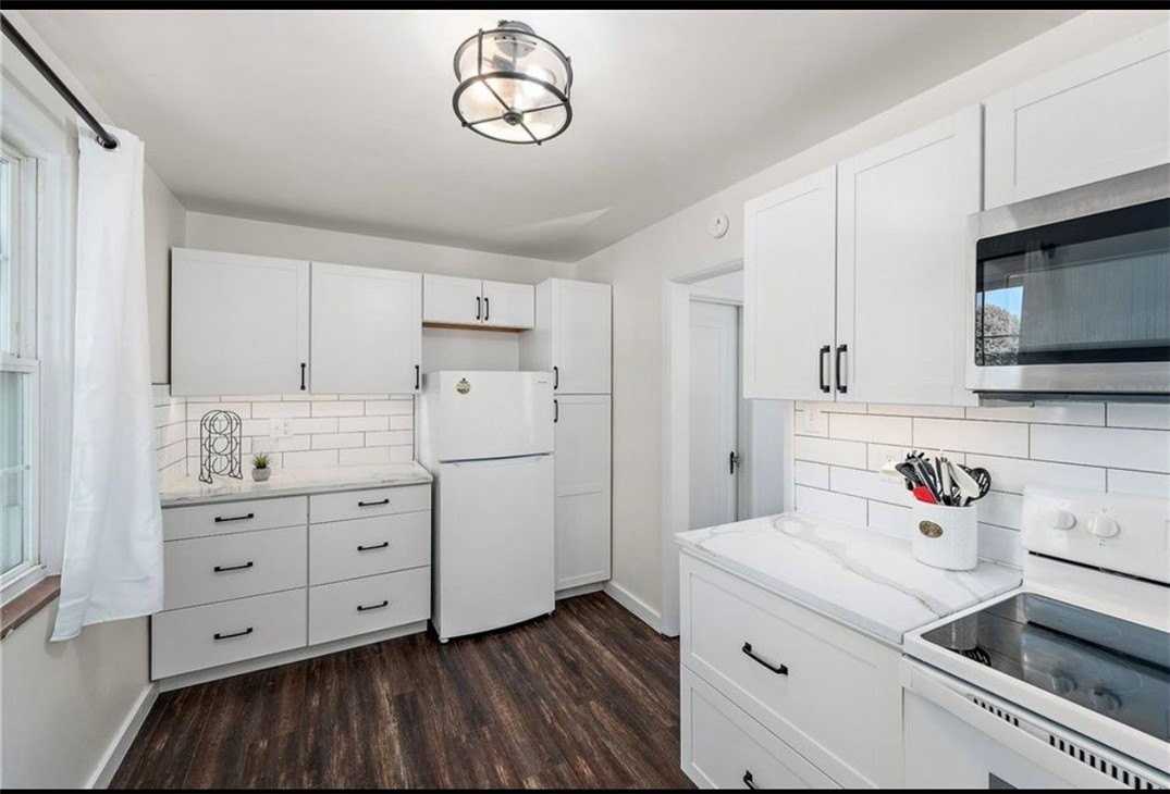 327 Chestnut St - Photo 6 of 9