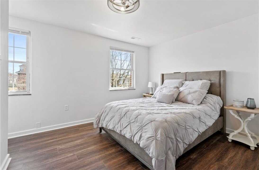 327 Chestnut St - Photo 7 of 9
