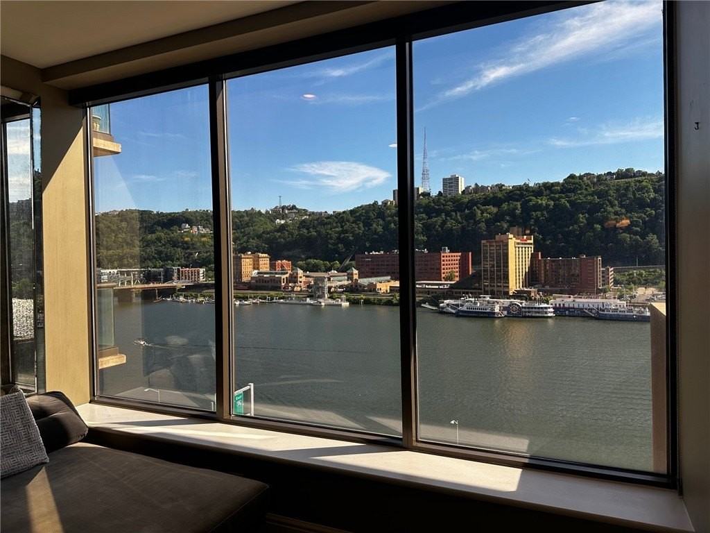 151 Fort Pitt Blvd #902 - Photo 5 of 26