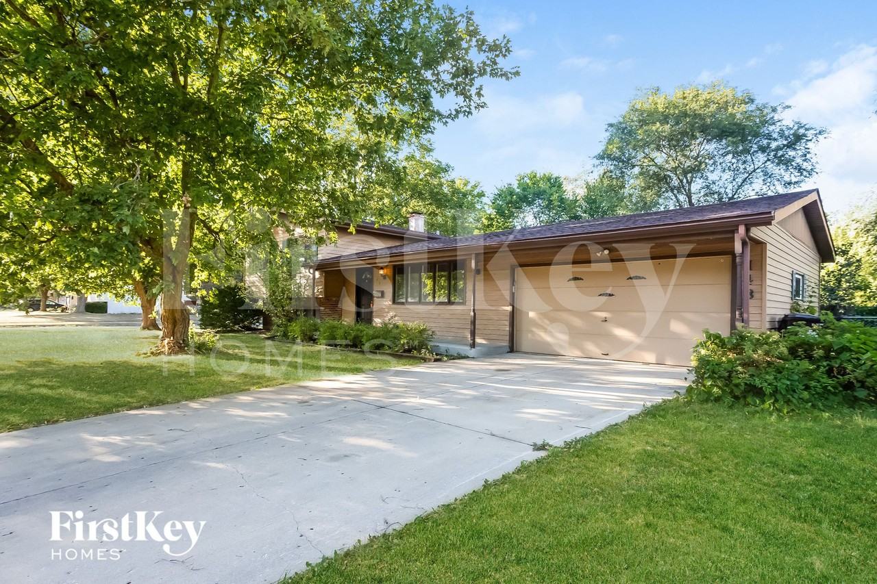 148 Berkshire Dr - Photo 2 of 15