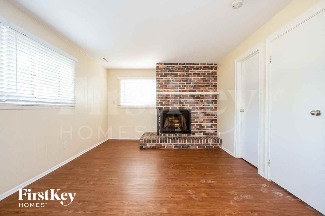 148 Berkshire Dr - Photo 7 of 15