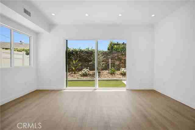 10053 Amestoy Ave - Photo 2 of 8
