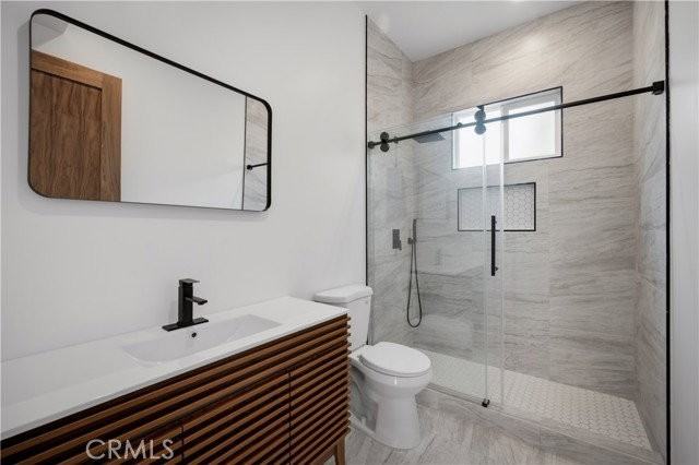 10053 Amestoy Ave - Photo 5 of 8