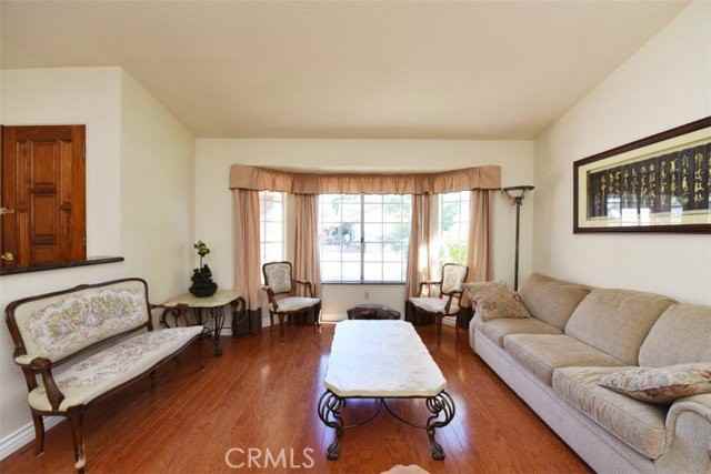 1095 Sunset Bluff Rd - Photo 6 of 8