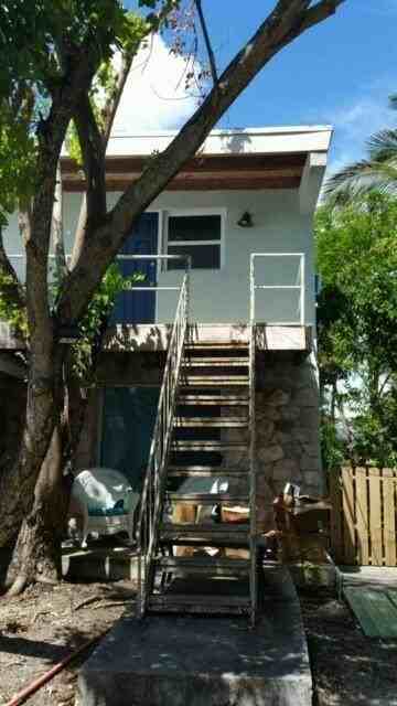 1703 Johnson St #B - Photo 5 of 10