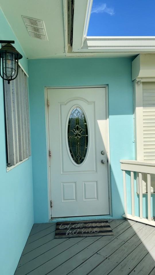 1129 Gordon Dr - Photo 4 of 20