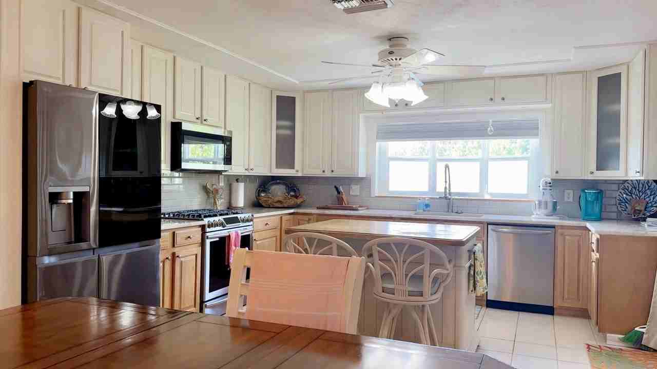 1129 Gordon Dr - Photo 5 of 20