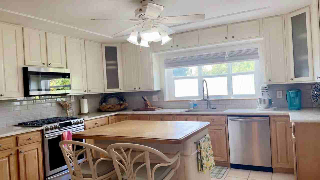 1129 Gordon Dr - Photo 6 of 20