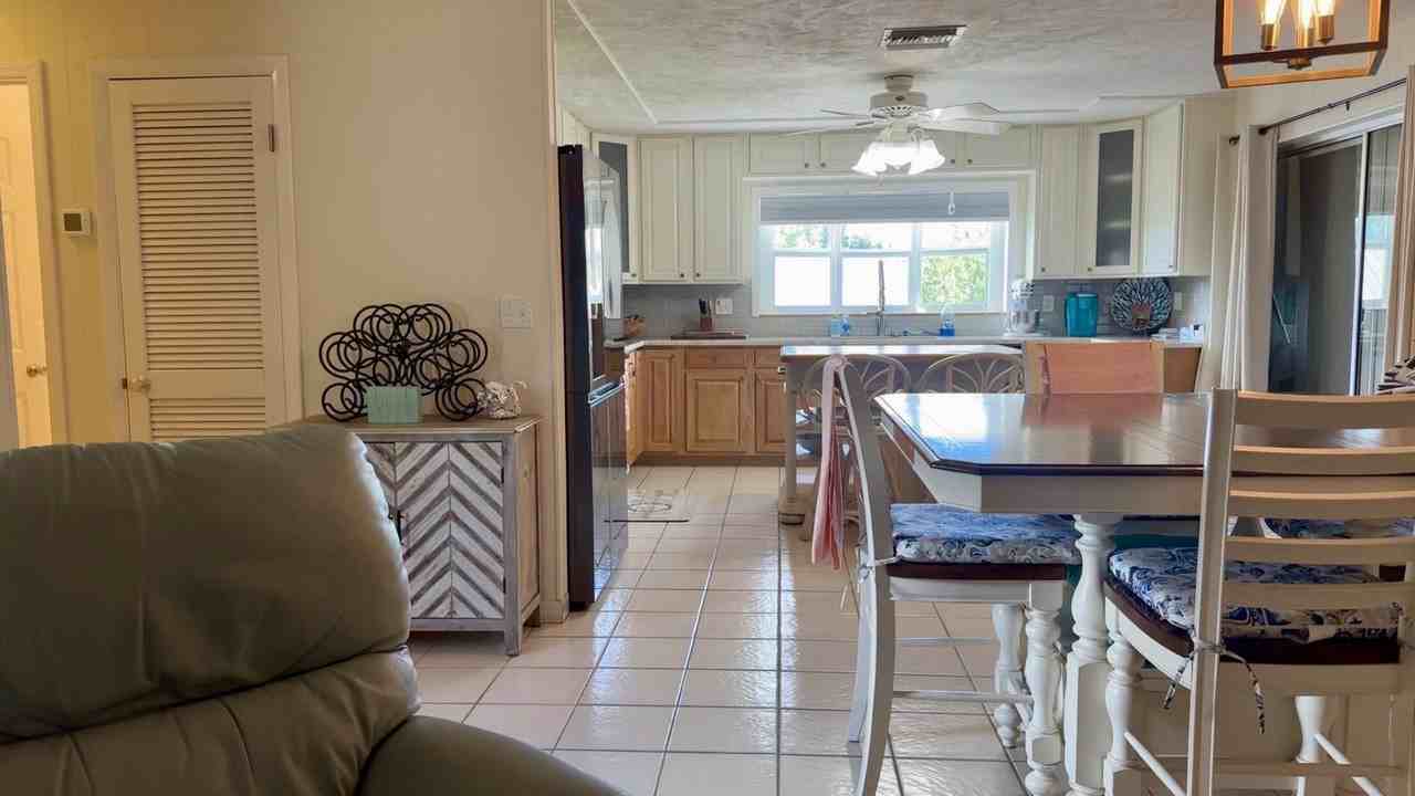 1129 Gordon Dr - Photo 7 of 20