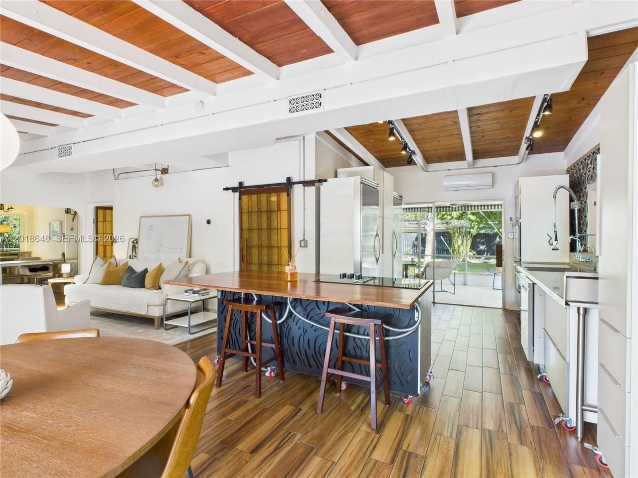 1632 Sw 28th Ave - Photo 6 of 28