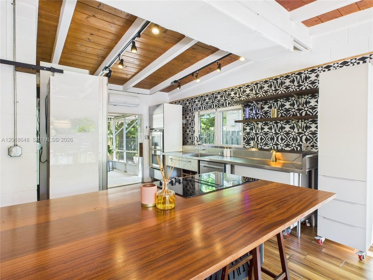 1632 Sw 28th Ave - Photo 7 of 28