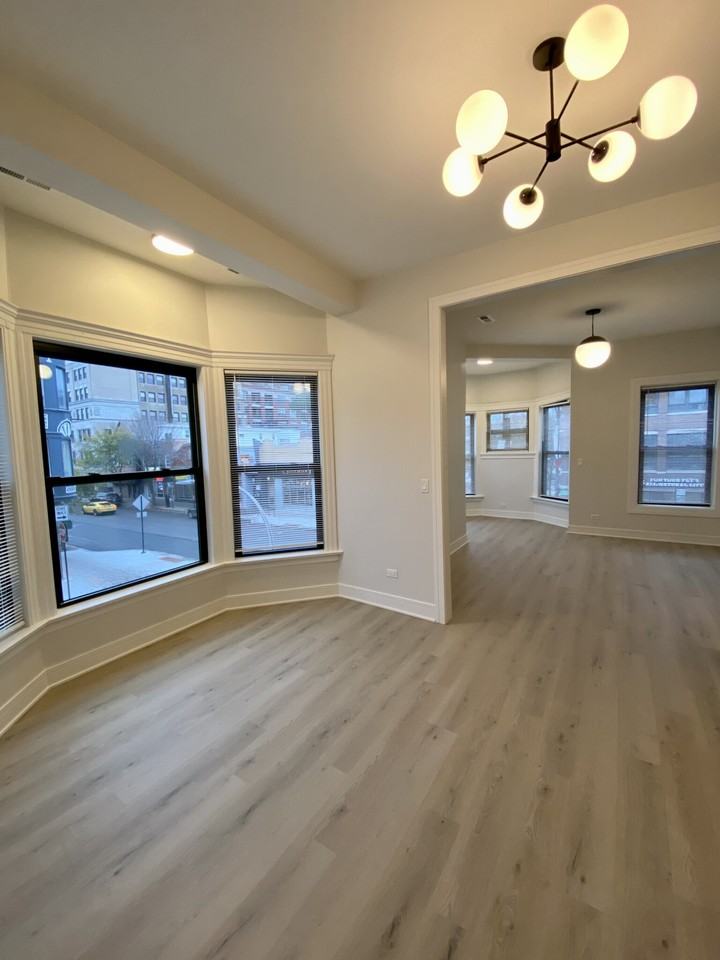 1034 W Belmont Ave #2F - Photo 3 of 35