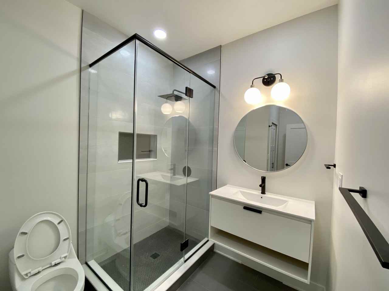1034 W Belmont Ave #2F - Photo 6 of 35