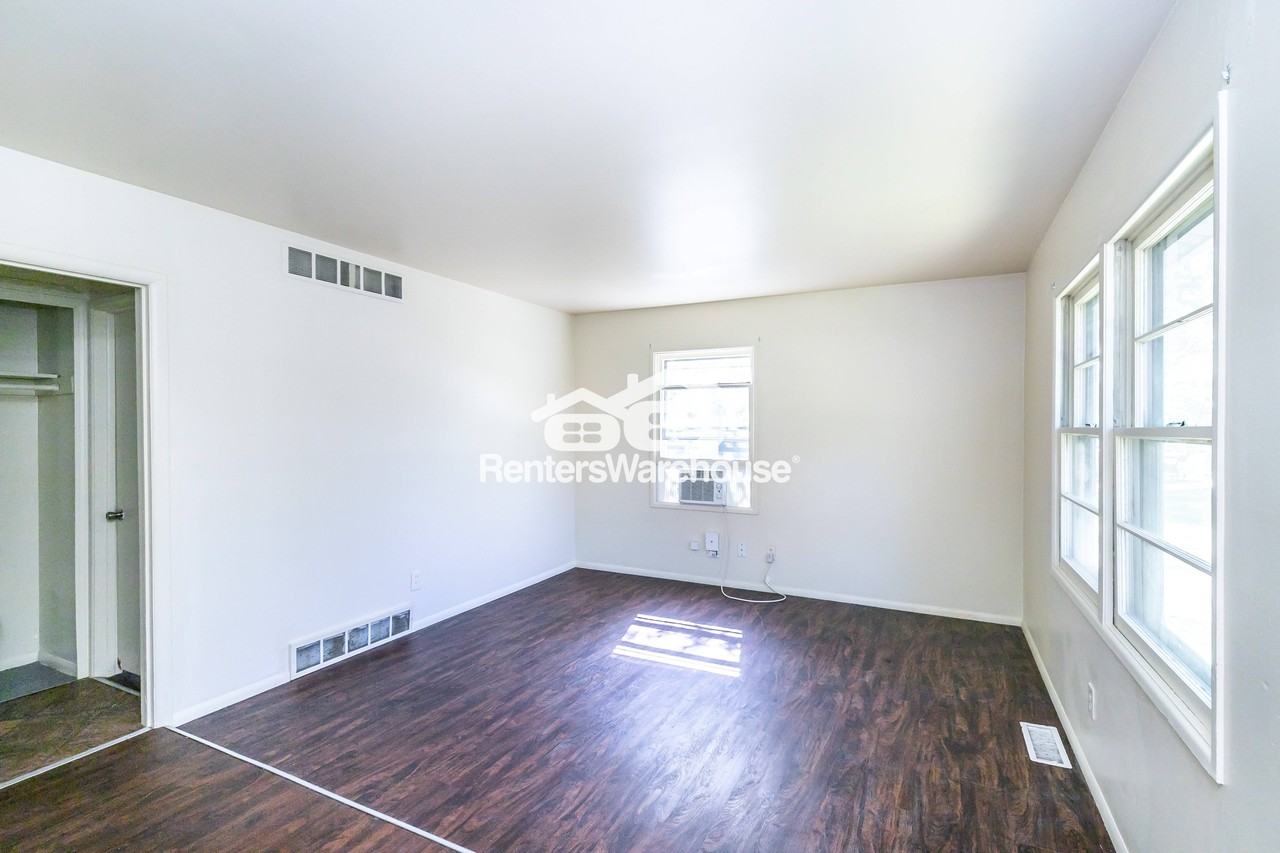 7707 E 50th Ter - Photo 3 of 17