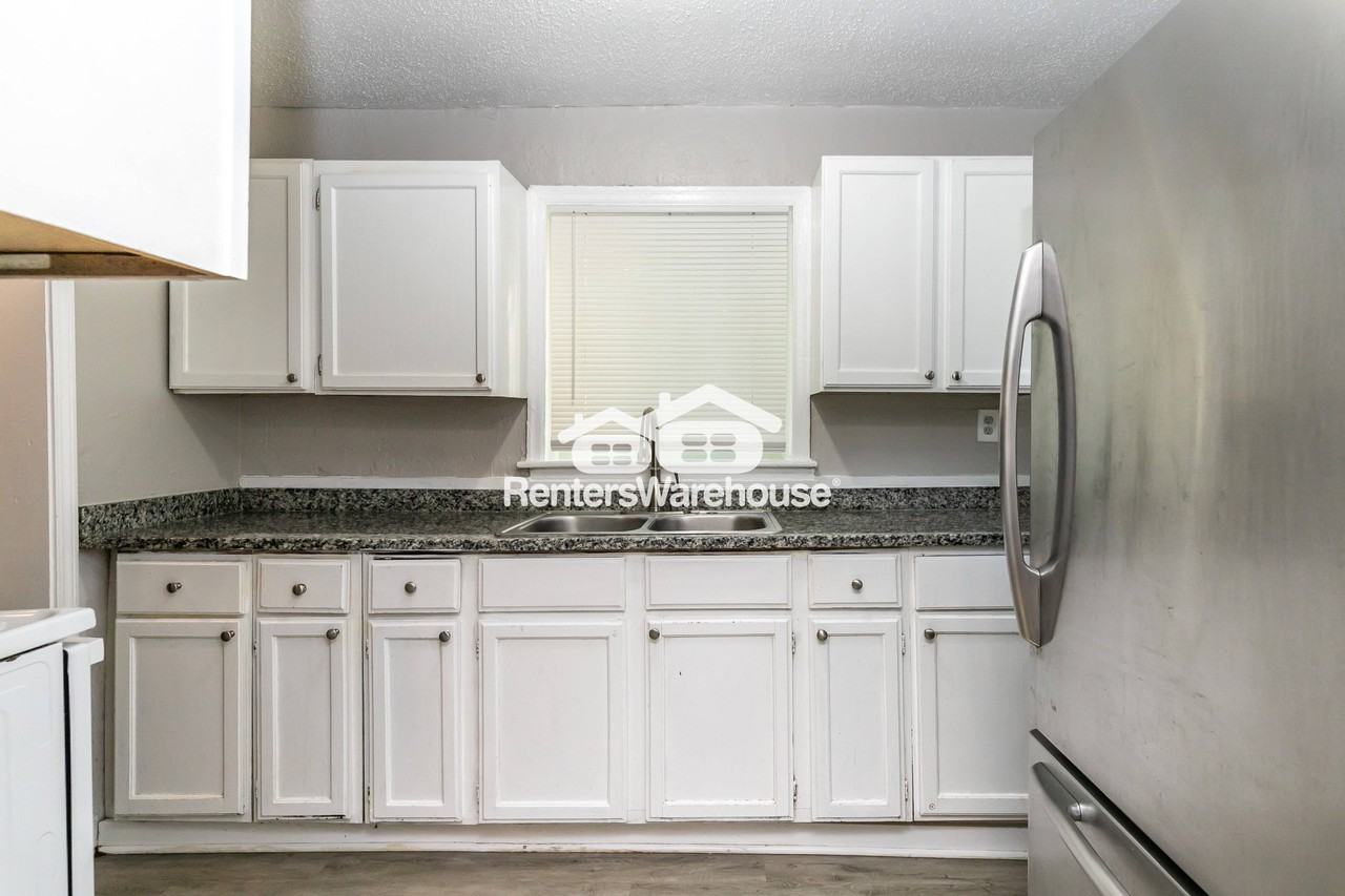 1836 E 77th St - Photo 4 of 18