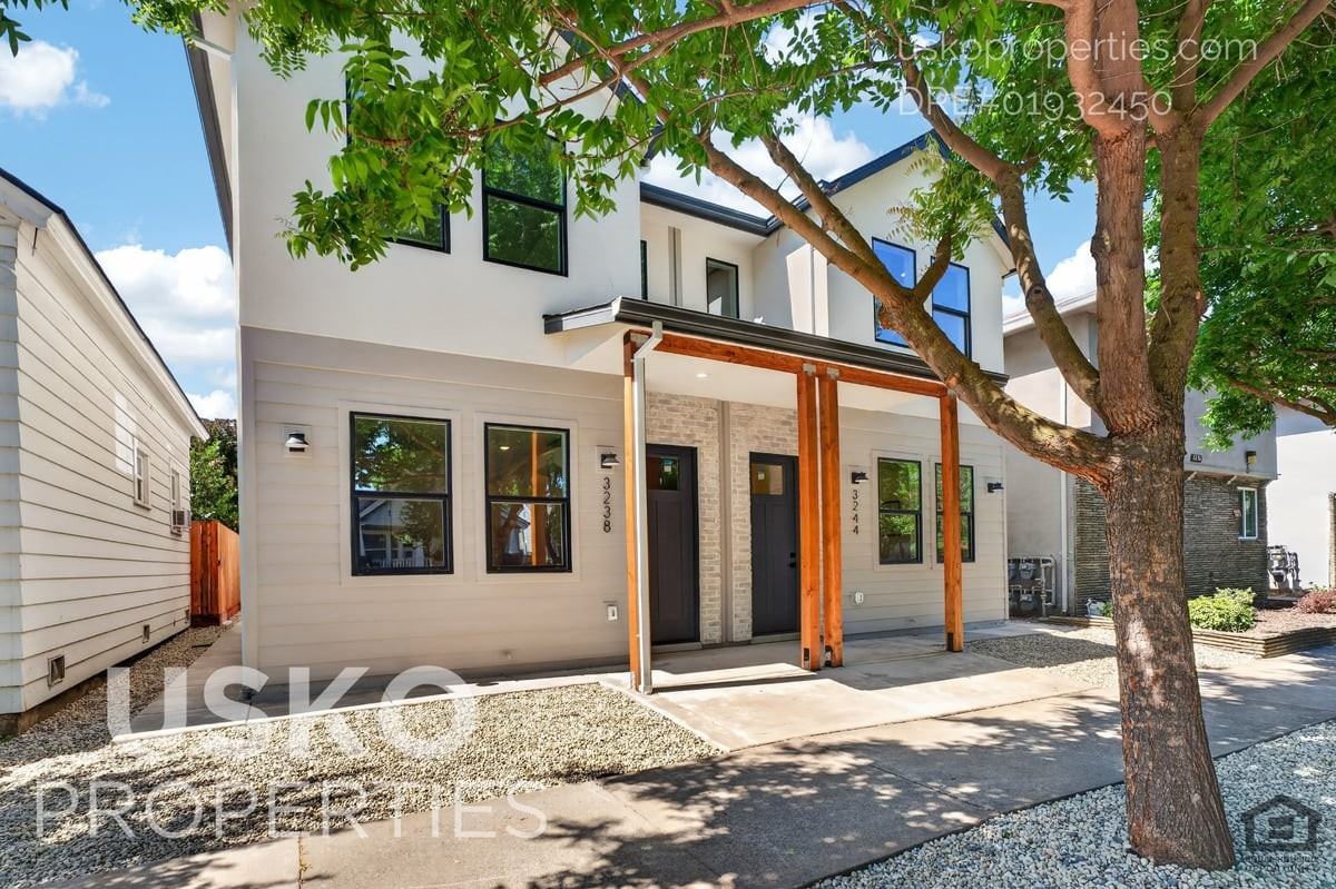 3238 X St - Photo 2 of 18