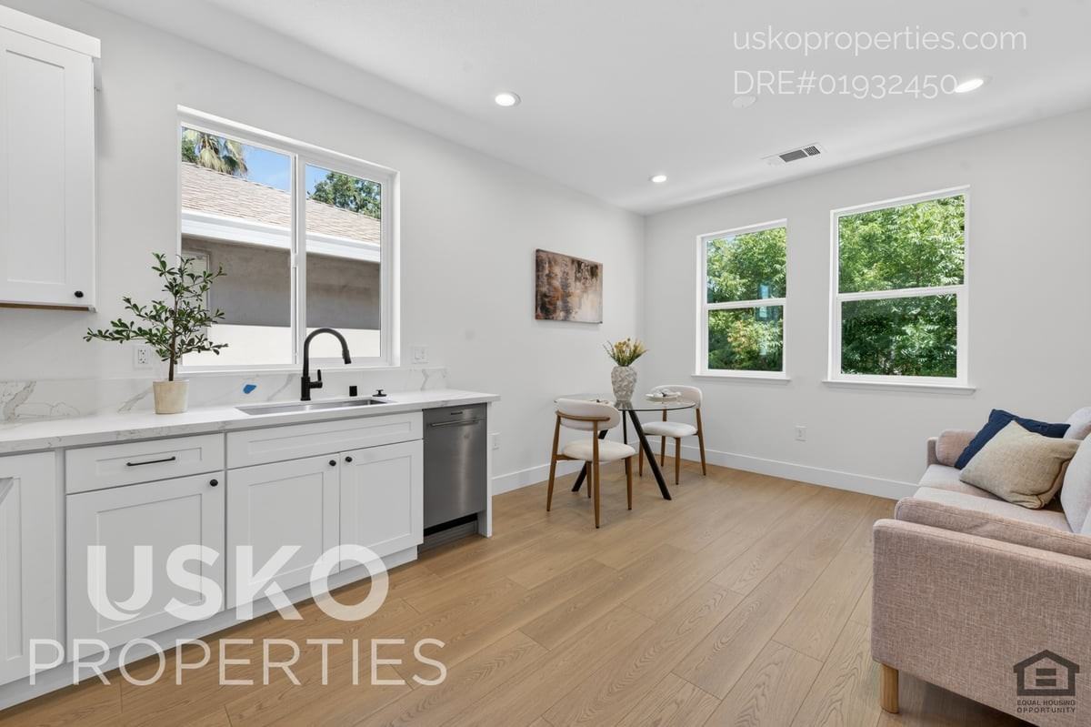 3238 X St - Photo 7 of 18