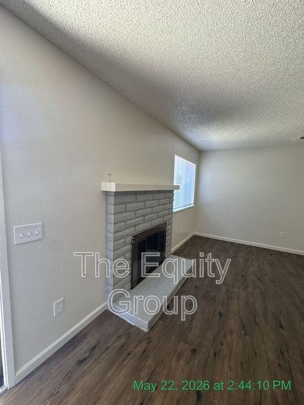 148 S Peppertree St - Photo 3 of 26