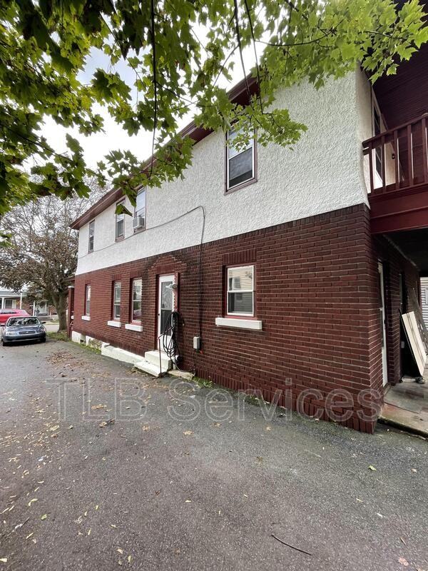 221 3rd St #3 - Photo 6 of 21