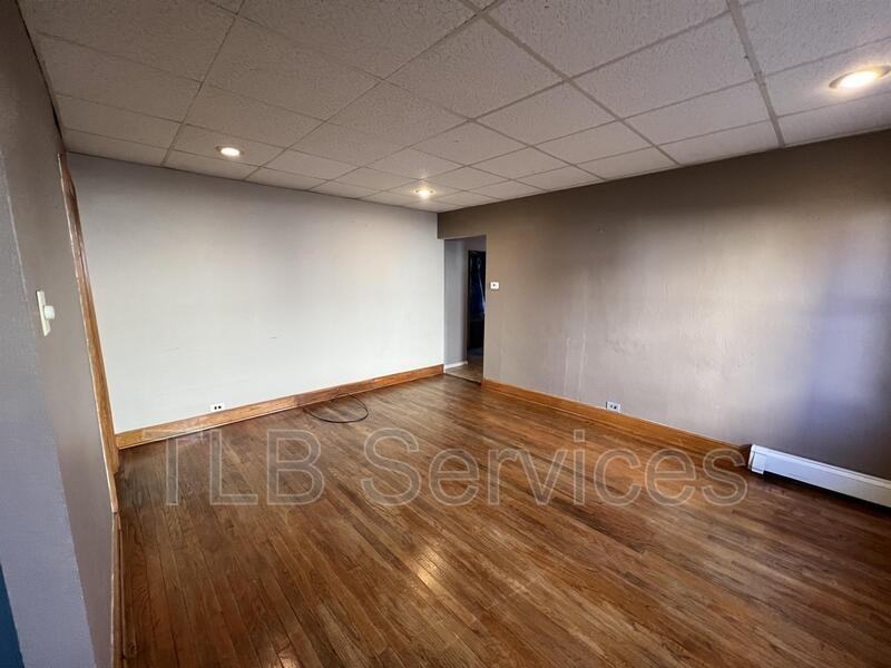 221 3rd St #3 - Photo 7 of 21