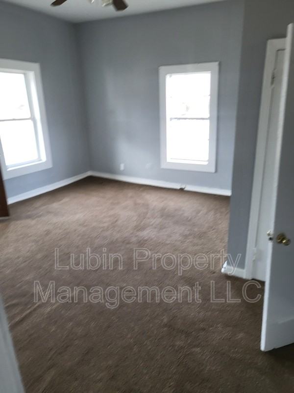 1490 Dallas St - Photo 3 of 7