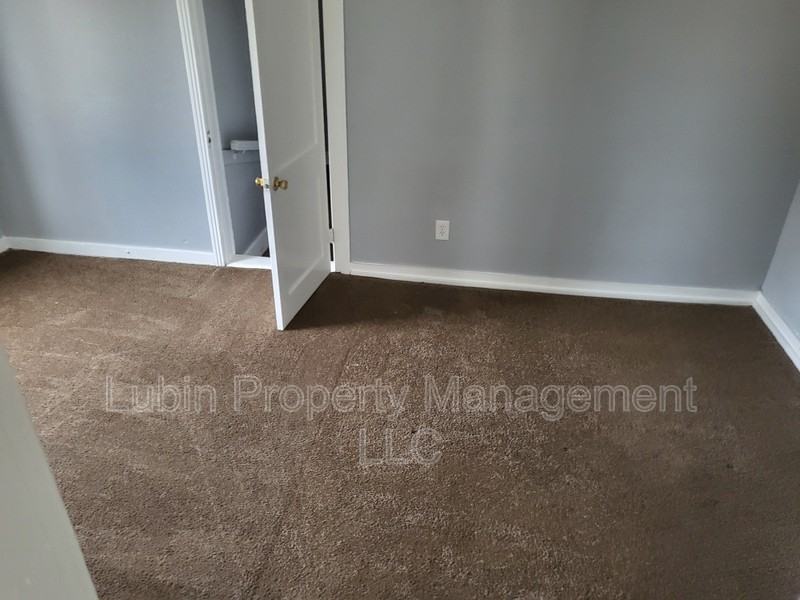 1490 Dallas St - Photo 4 of 7