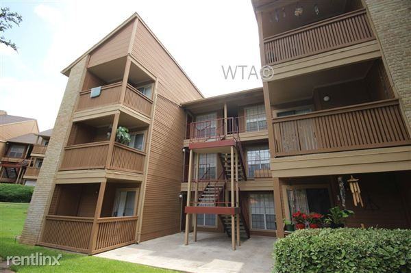 Perrin Beitel and Wurzbach Pkwy**$399 Total Move In - Photo 2 of 4