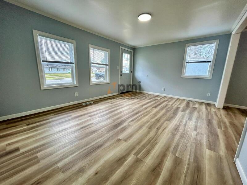 2925 Silverbrook Ave - Photo 4 of 21