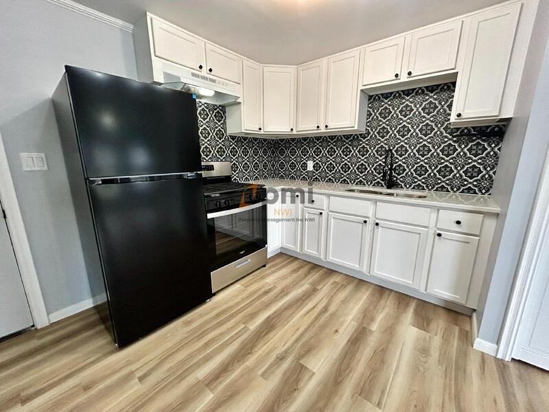 2925 Silverbrook Ave - Photo 7 of 21