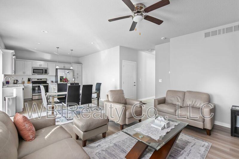 4736 167th St - Photo 7 of 26