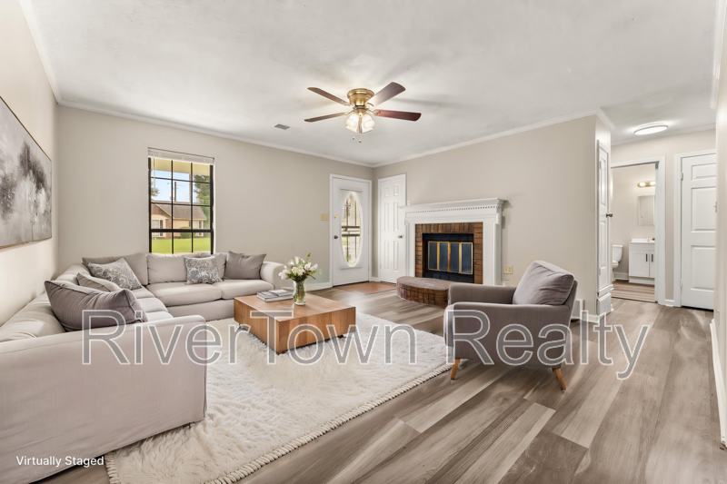 4585 Berrypick Ln S - Photo 3 of 20