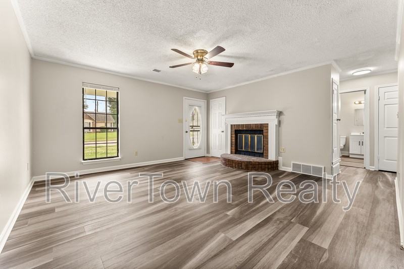4585 Berrypick Ln S - Photo 4 of 20