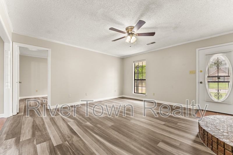 4585 Berrypick Ln S - Photo 7 of 20